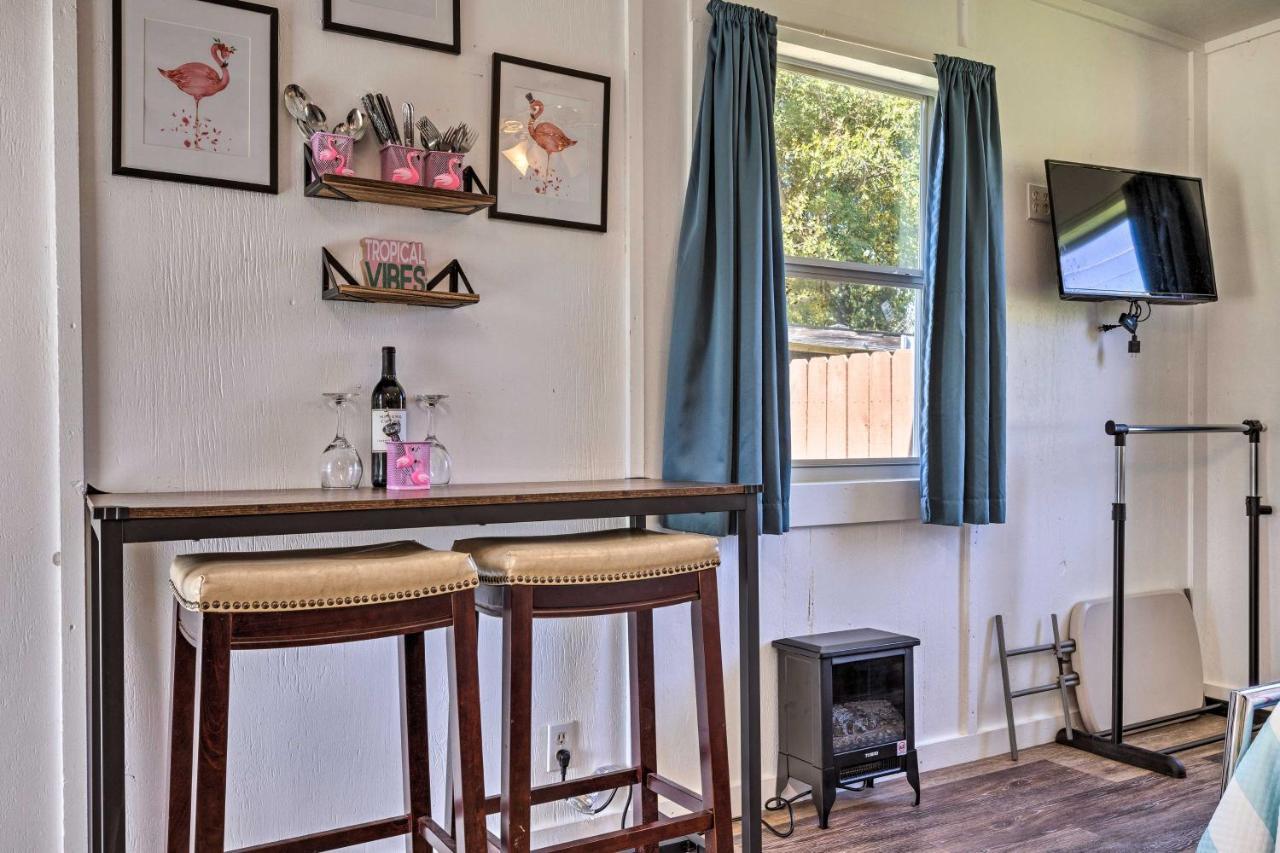 Flirty Flamingo Studio 1 Mi To Canyon Lake Extérieur photo