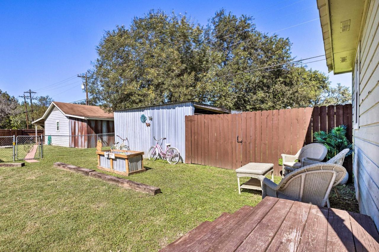 Flirty Flamingo Studio 1 Mi To Canyon Lake Extérieur photo